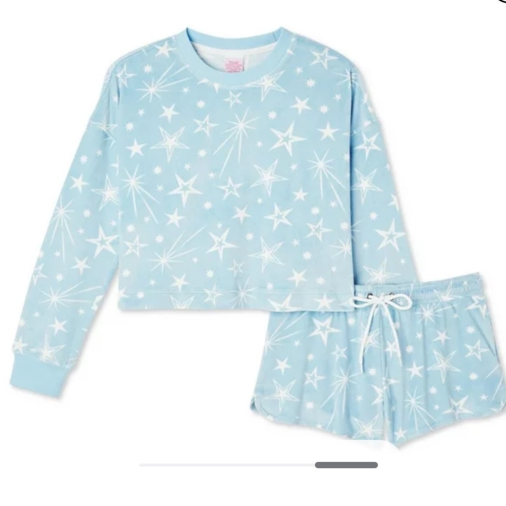 No Boundaries Women's Velour Long Sleeve and Short 2-Piece Set NWT - Picture 6 of 6
